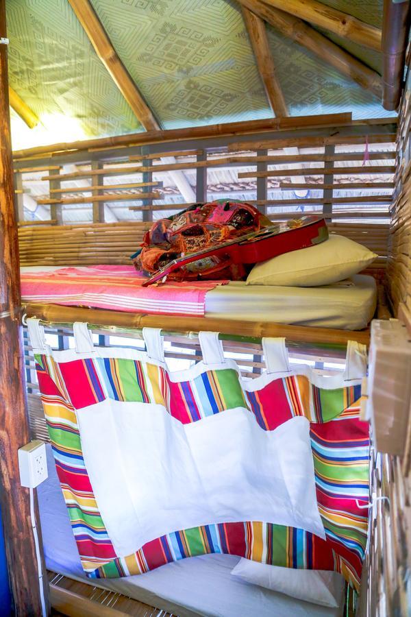 Flotsam And Jetsam Artist Beach Hostel Σαν Χουάν Εξωτερικό φωτογραφία